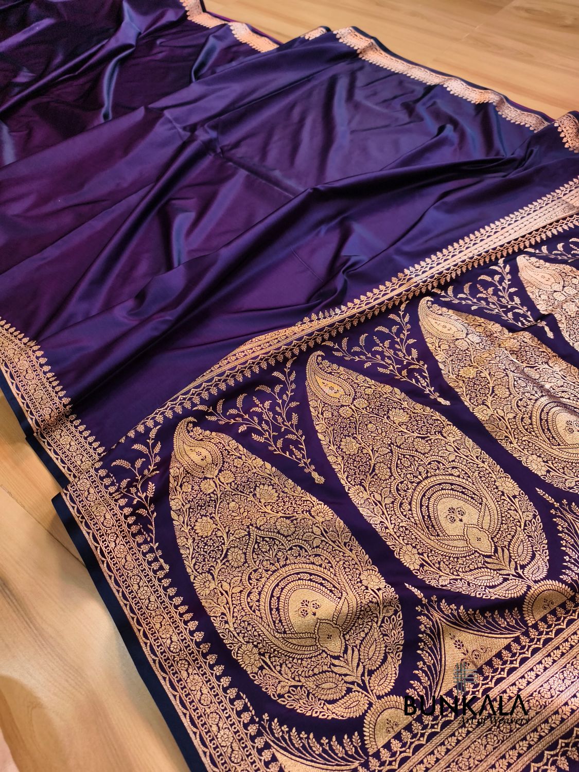 Deep Purple Plain Banarasi Mashru Soft Silk Saree with Paisley Pallu 