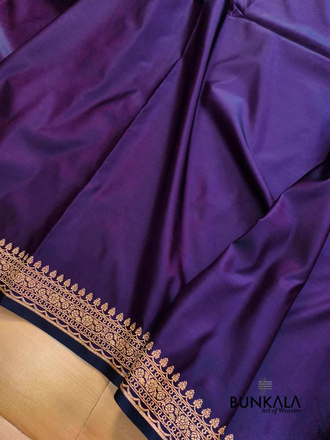 Deep Purple Plain Banarasi Mashru Soft Silk Saree with Paisley Pallu 