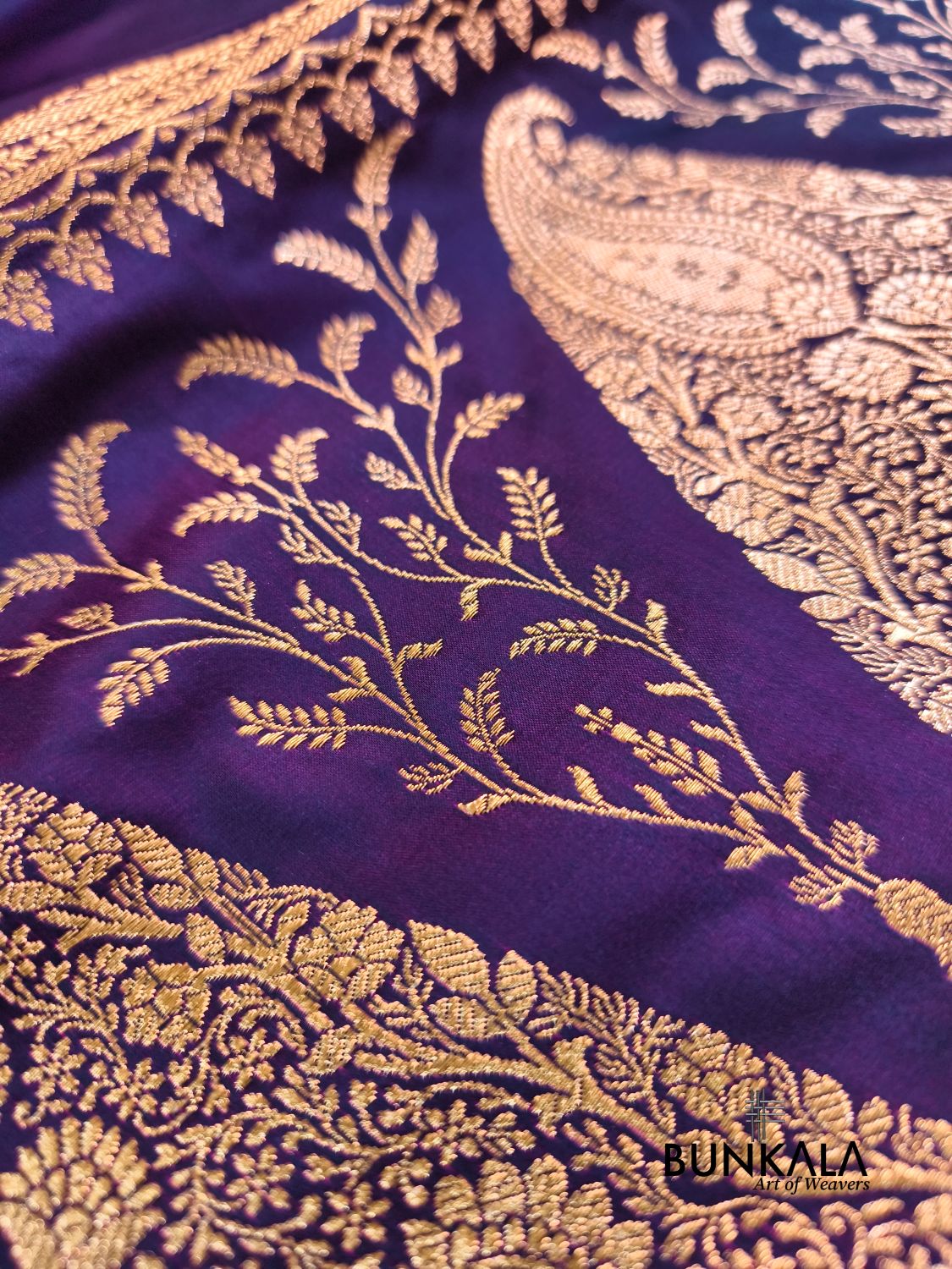 Deep Purple Plain Banarasi Mashru Soft Silk Saree with Paisley Pallu 