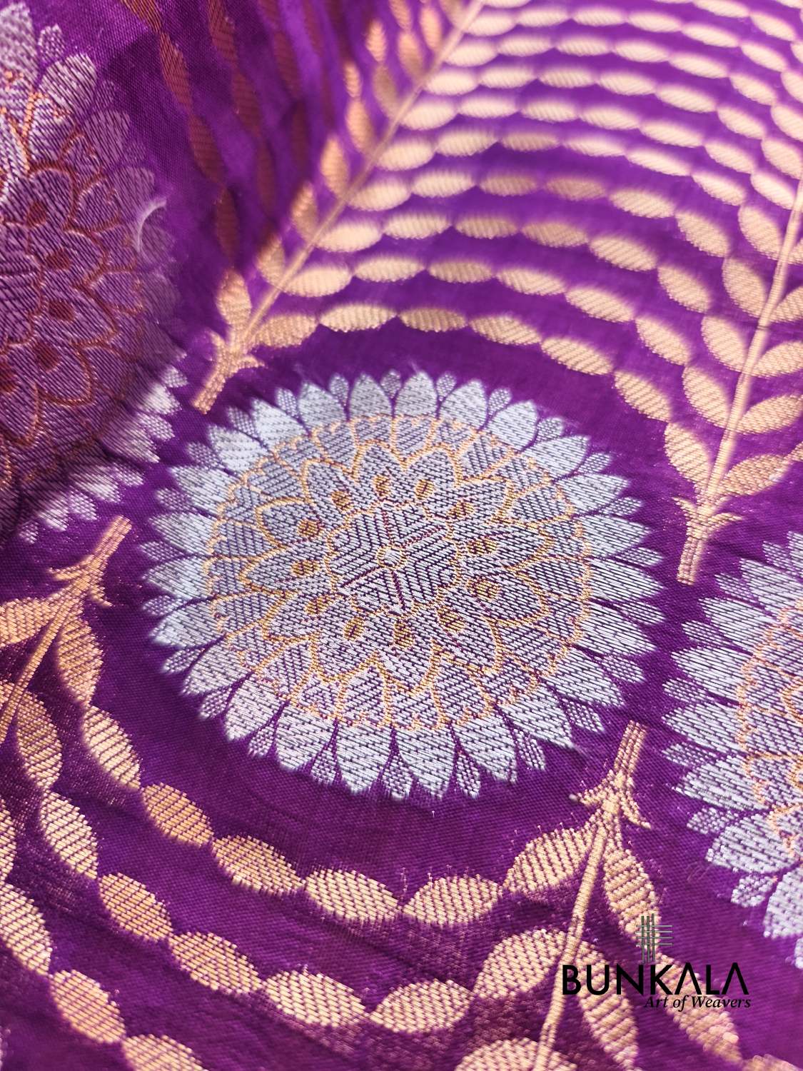 Deep Purple Sona Rupa Geometric Design Pure Banarasi Mango Silk Saree
