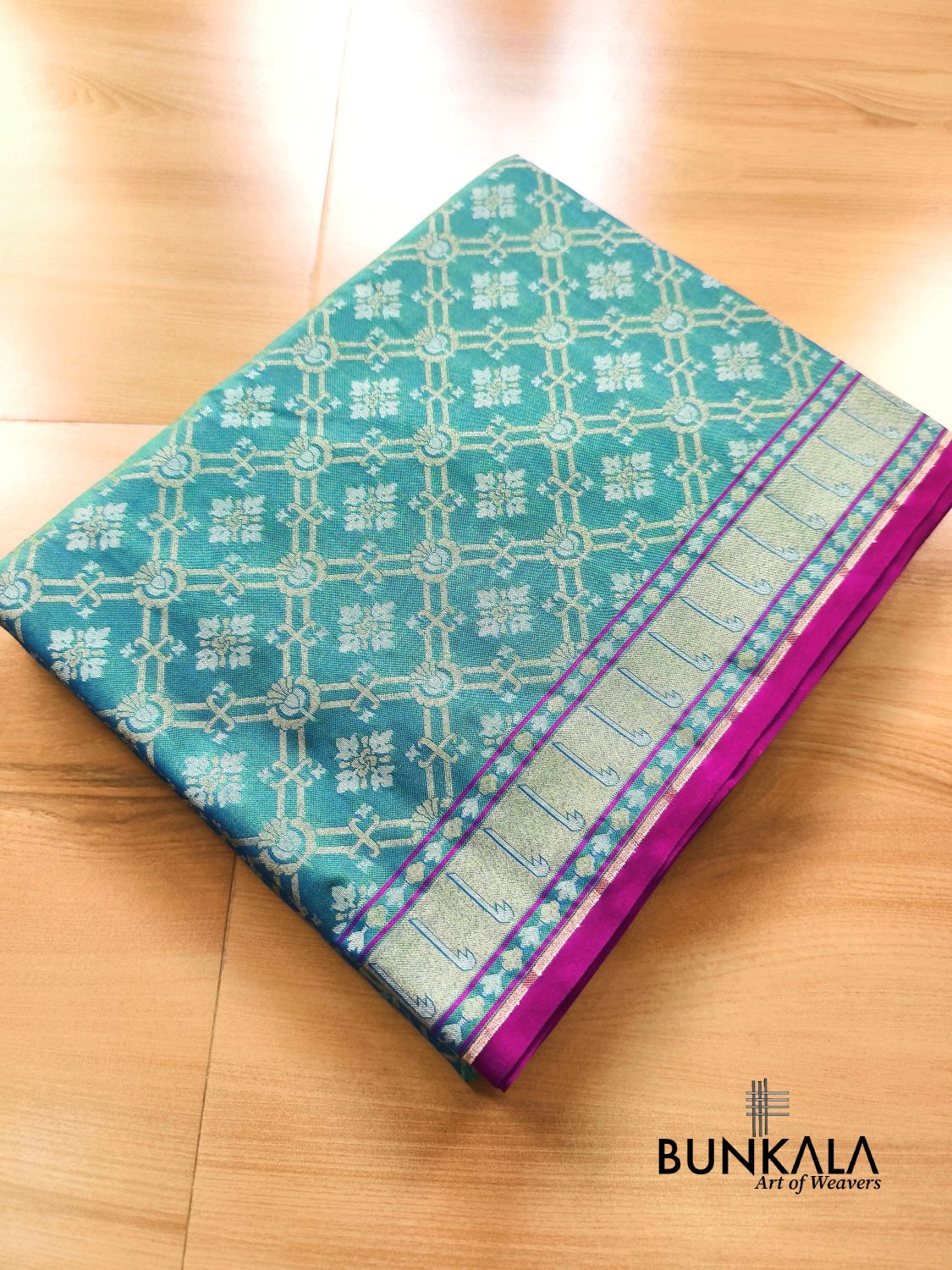 Dual Shade Blue Ektara Banarasi Jamdani Geometric Weaved Silk Saree