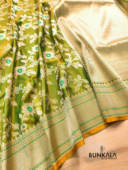 Dual Shaded Green Weaved Meena Floral Jaal Banarasi Mashru Silk Saree 