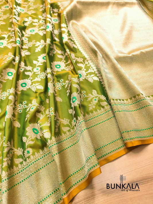 Dual Shaded Green Weaved Meena Floral Jaal Banarasi Mashru Silk Saree 