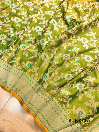 Dual Shaded Green Weaved Meena Floral Jaal Banarasi Mashru Silk Saree 