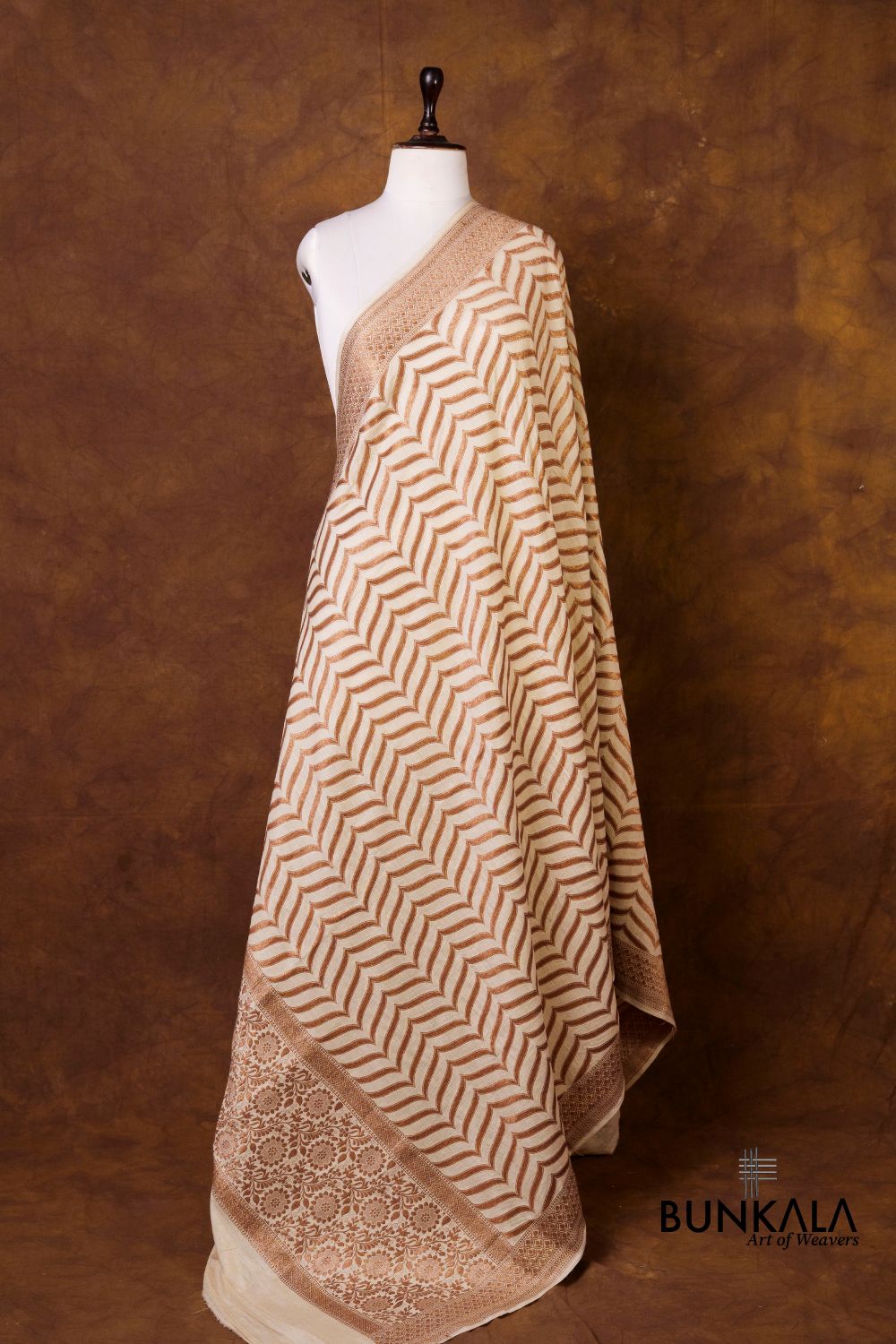 Dyeable Geometric Antique Zari Handloom Banarasi Pure Natural Moonga Silk Dupatta