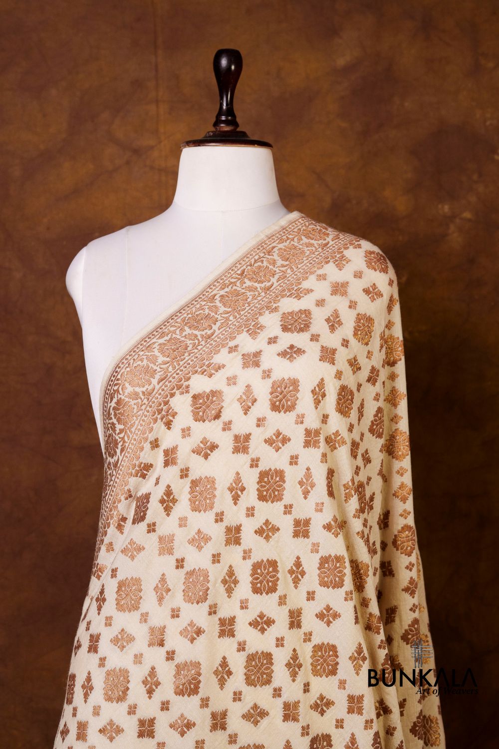 Dyeable Geometric Antique Zari Handloom Banarasi Pure Natural Moonga Silk Dupatta