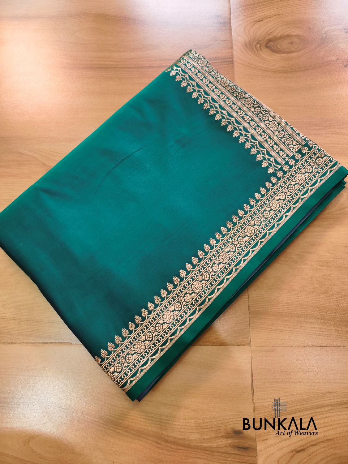 Emerald Green Plain Banarasi Mashru Soft Silk Saree with Paisley Pallu