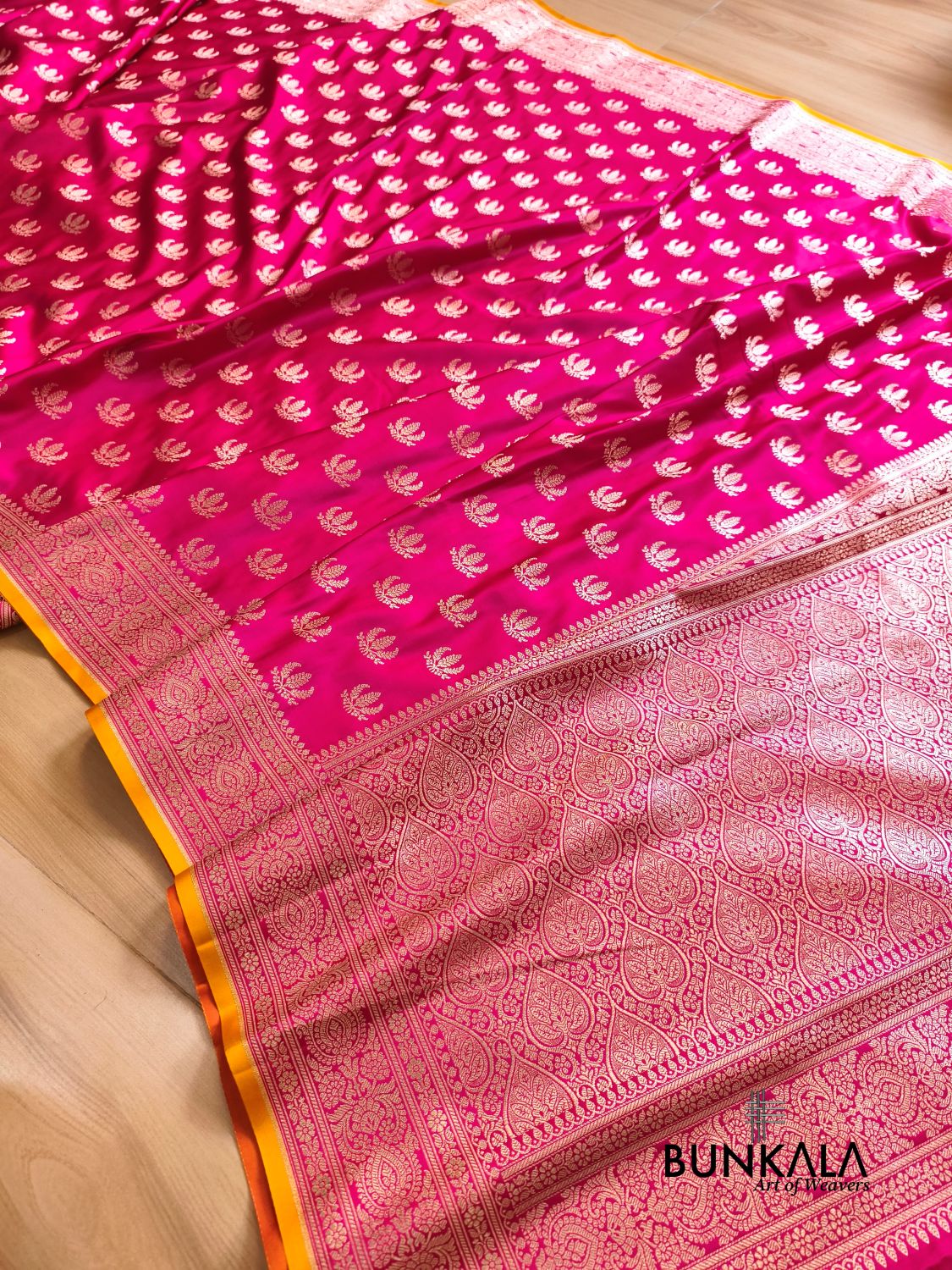 Fushia Pink Leaf Buti Banarasi Mashru Soft Silk Saree 