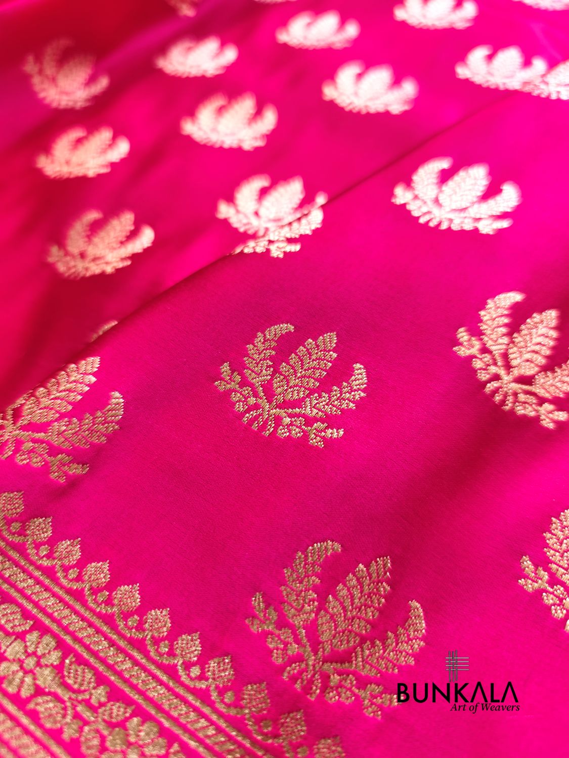 Fushia Pink Leaf Buti Banarasi Mashru Soft Silk Saree 