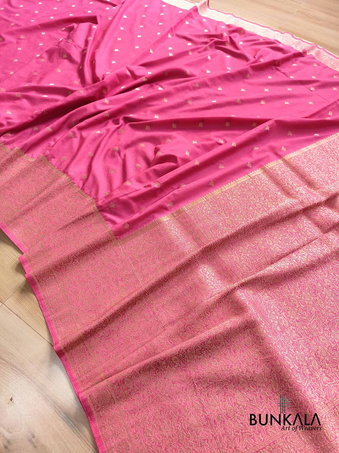 Gazri Pink Sona Zari Buti Banarasi Georgette Saree