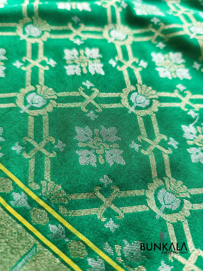 Green Ektara Banarasi Jamdani Geometric Weaved Silk Saree