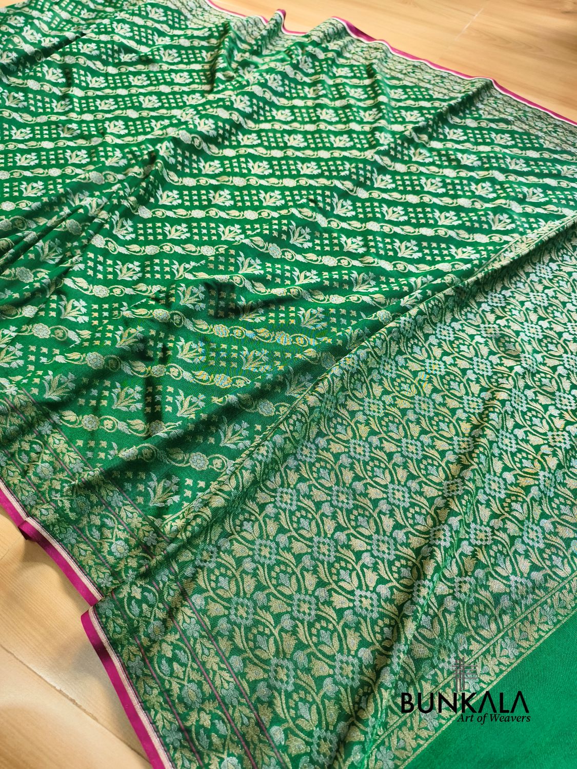 Green Ektara Banarasi Jamdani Weaved Silk Saree