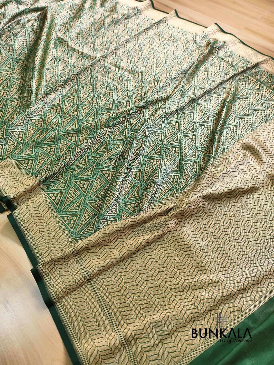 Green Geometrical Brocade Banarasi Mashru Silk Saree