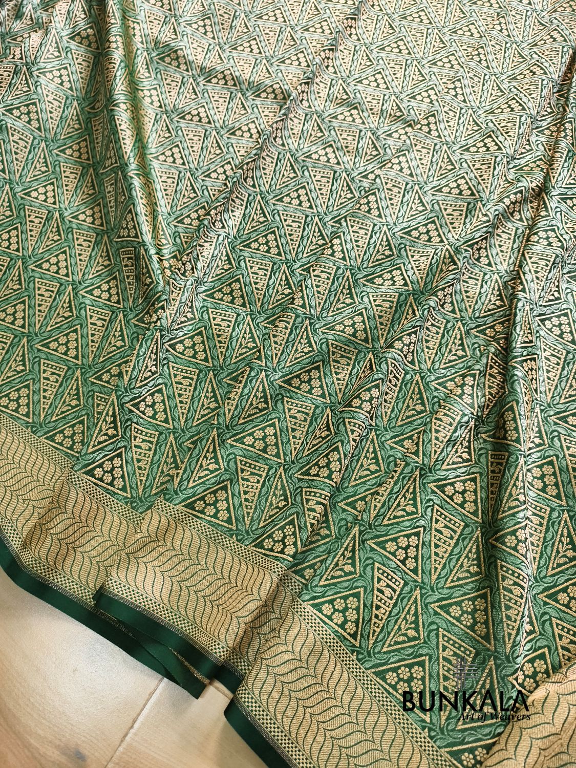 Green Geometrical Brocade Banarasi Mashru Silk Saree