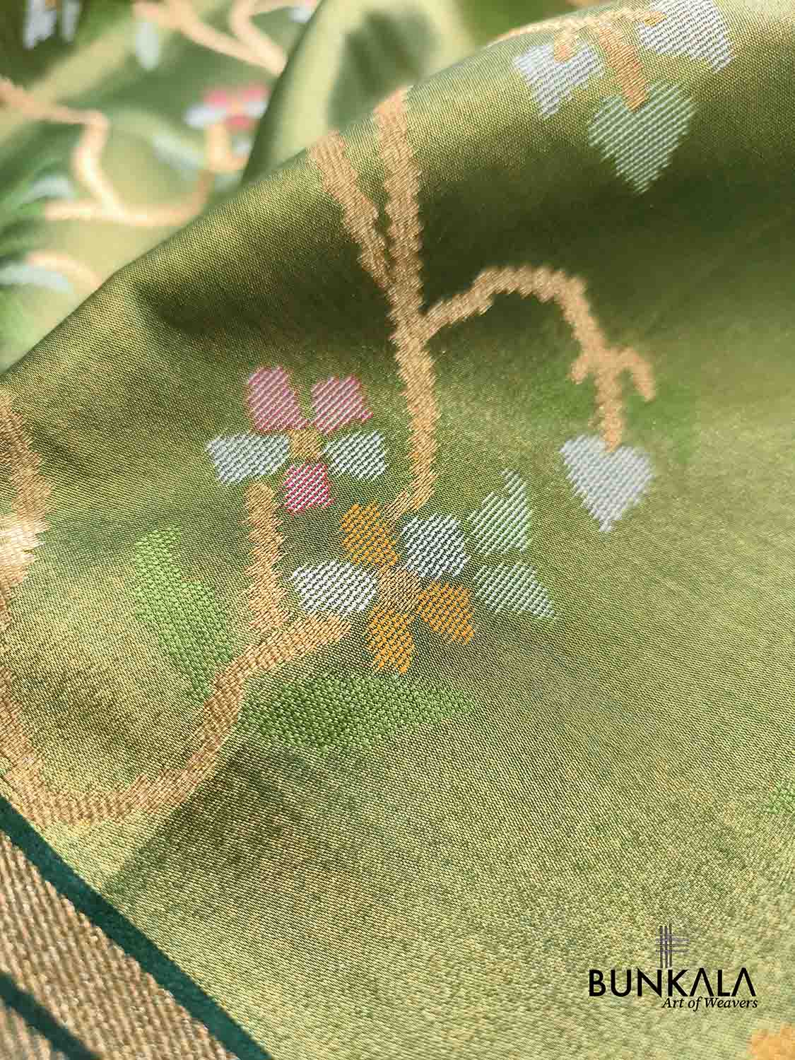 Green Jamdani Banarasi Floral Jaal Meenakari Weaved Tissue Saree