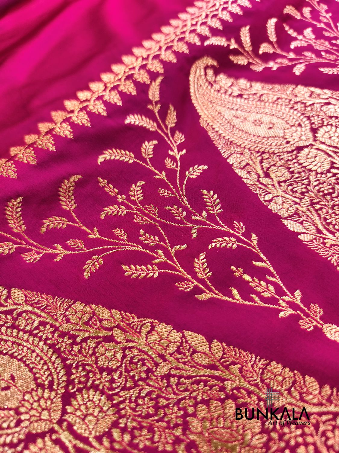 Hot Pink Plain Banarasi Mashru Soft Silk Saree with Paisley Pallu 