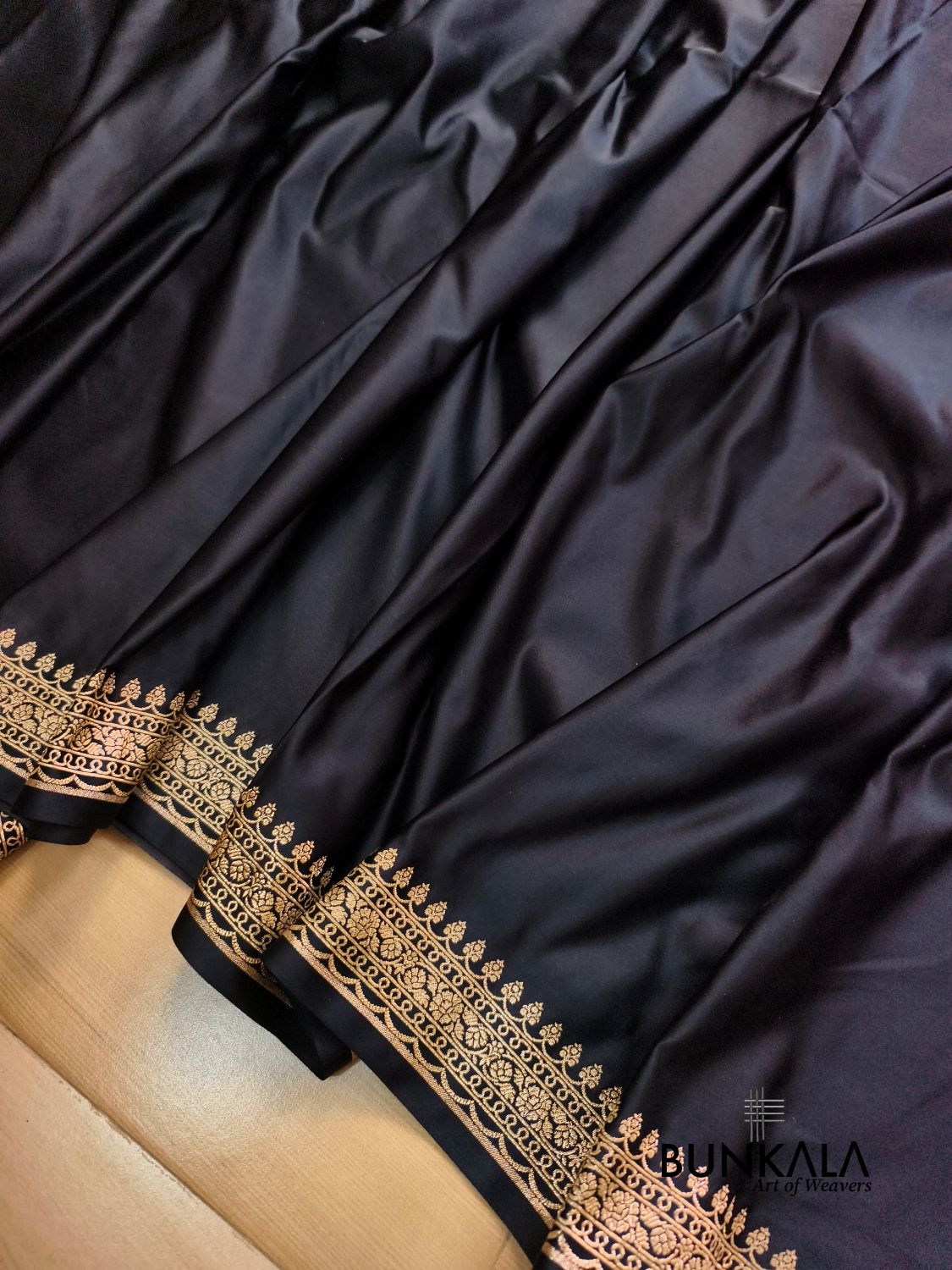 Jet Black Plain Banarasi Mashru Soft Silk Saree with Paisley Pallu 