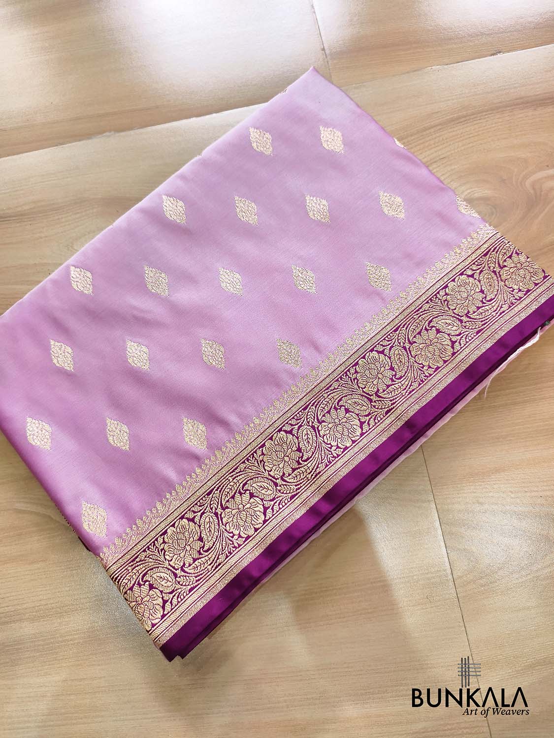 Lavender with Purple Wine Contrast Buti Banarasi Mashru Silk Saree