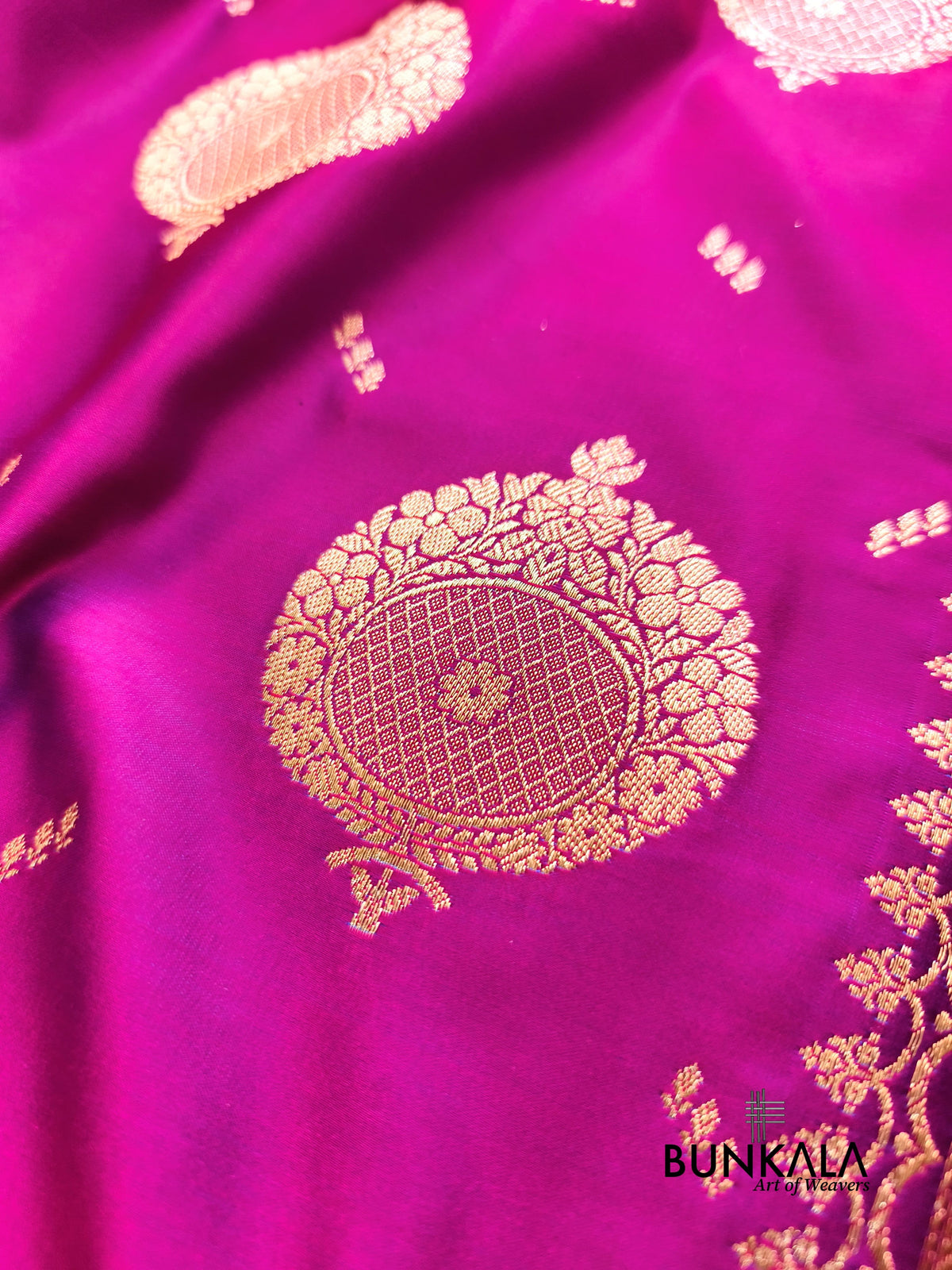 Magenta Pink Buta Banarasi Mashru Soft Silk Saree with Paisley Pallu 