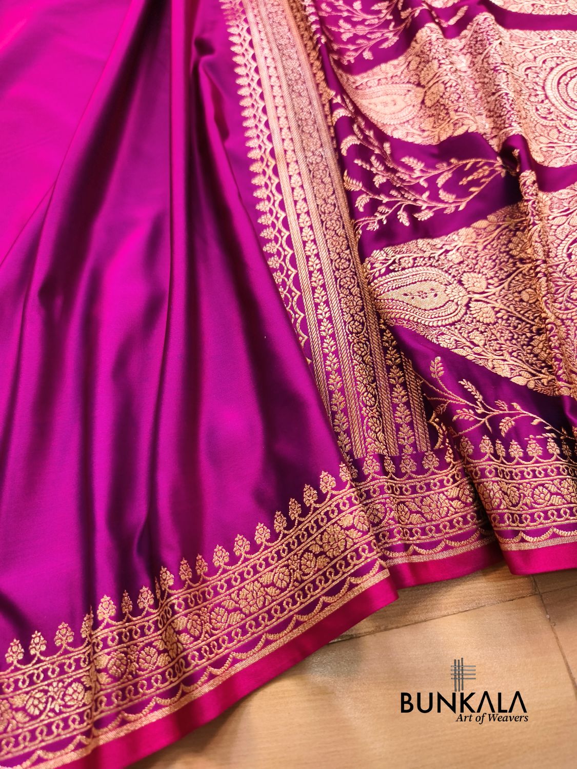Magenta Pink Plain Banarasi Mashru Soft Silk Saree with Paisley Pallu 