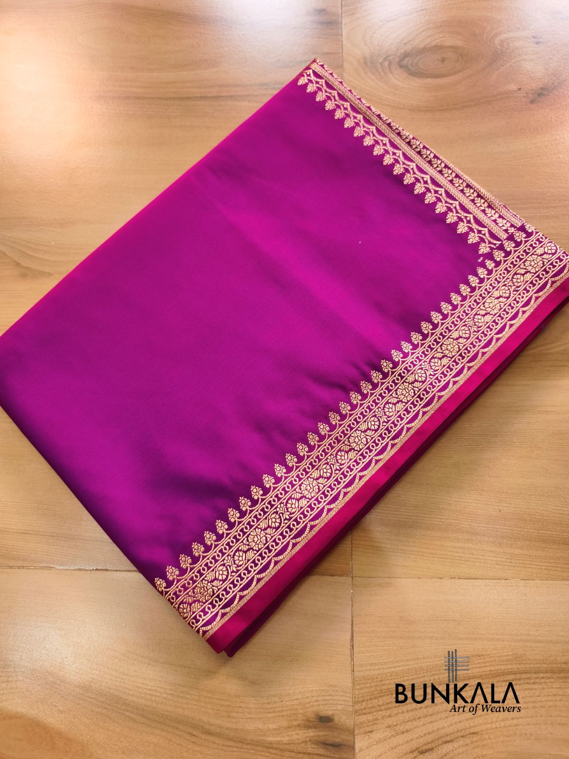 Magenta Pink Plain Banarasi Mashru Soft Silk Saree with Paisley Pallu 