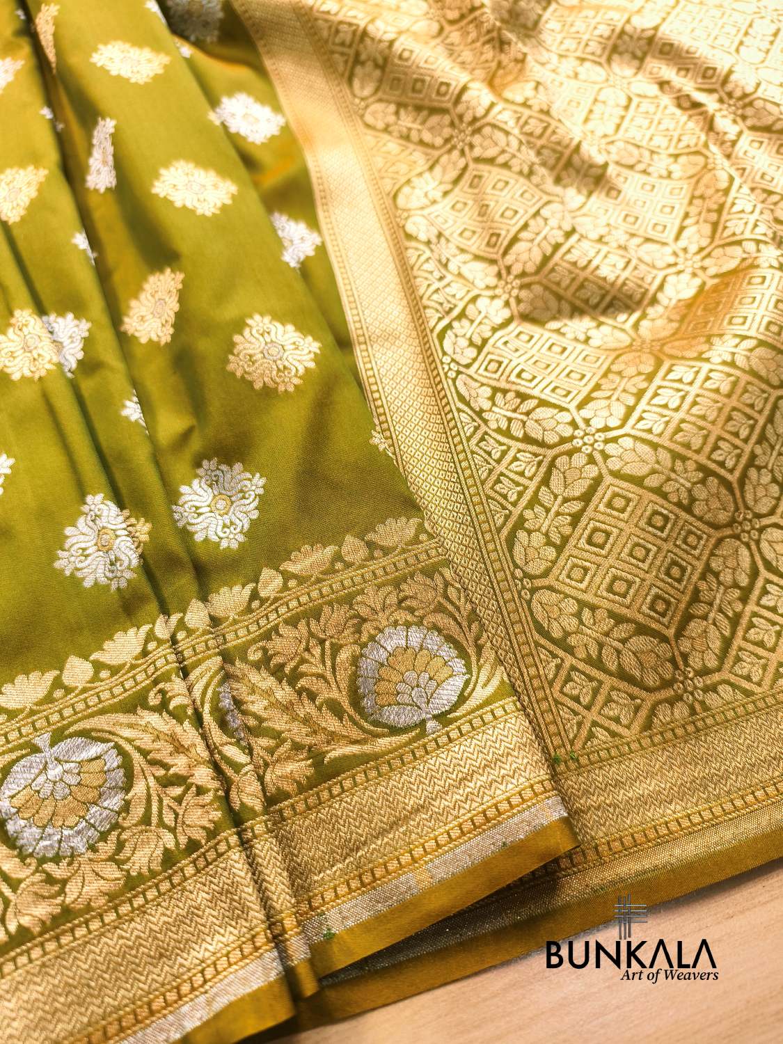 Mehendi Green Sona Rupa Booti Banarasi Silk Saree