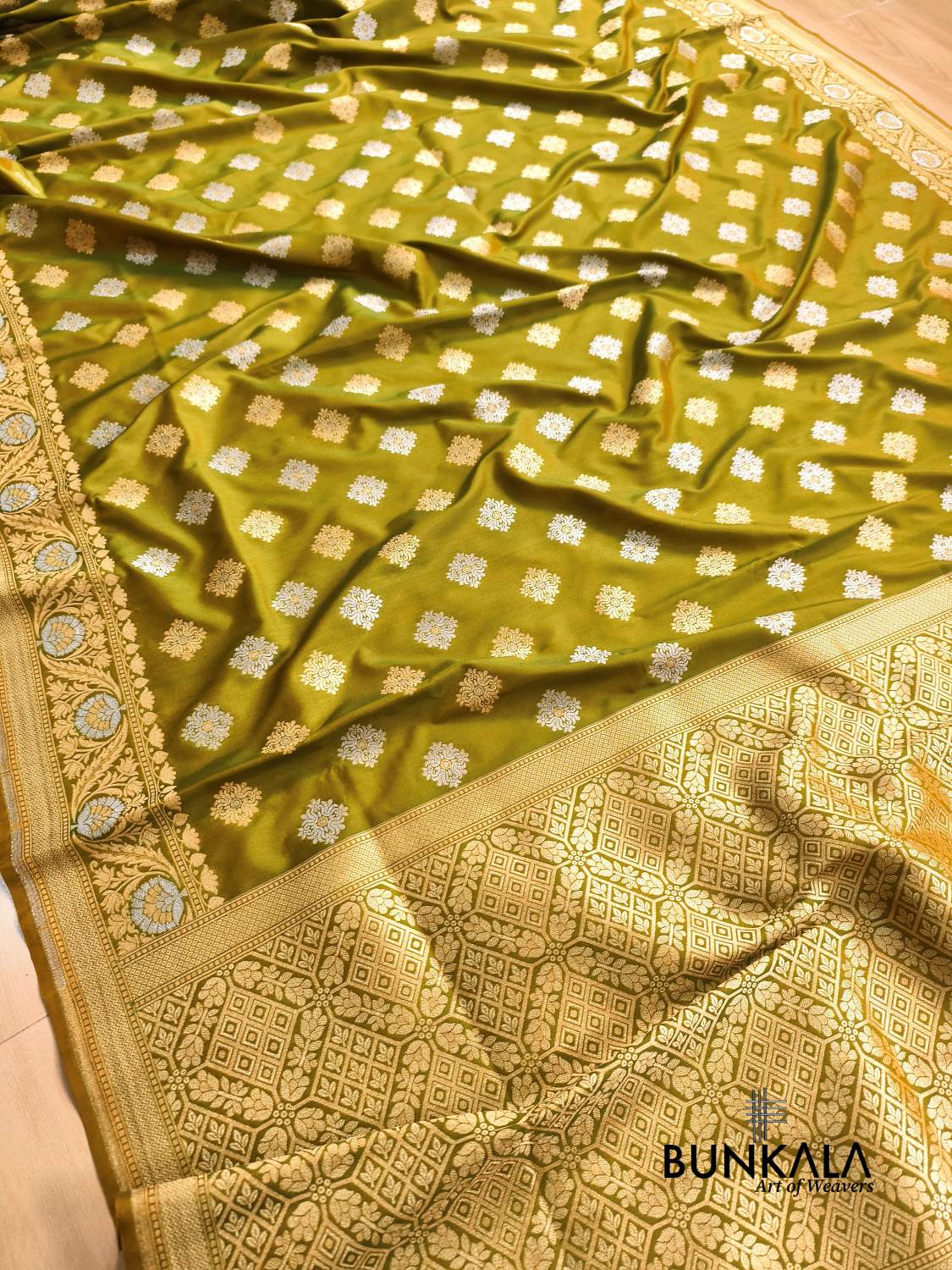 Mehendi Green Sona Rupa Booti Banarasi Silk Saree