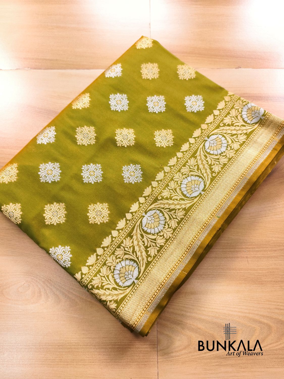 Mehendi Green Sona Rupa Booti Banarasi Silk Saree