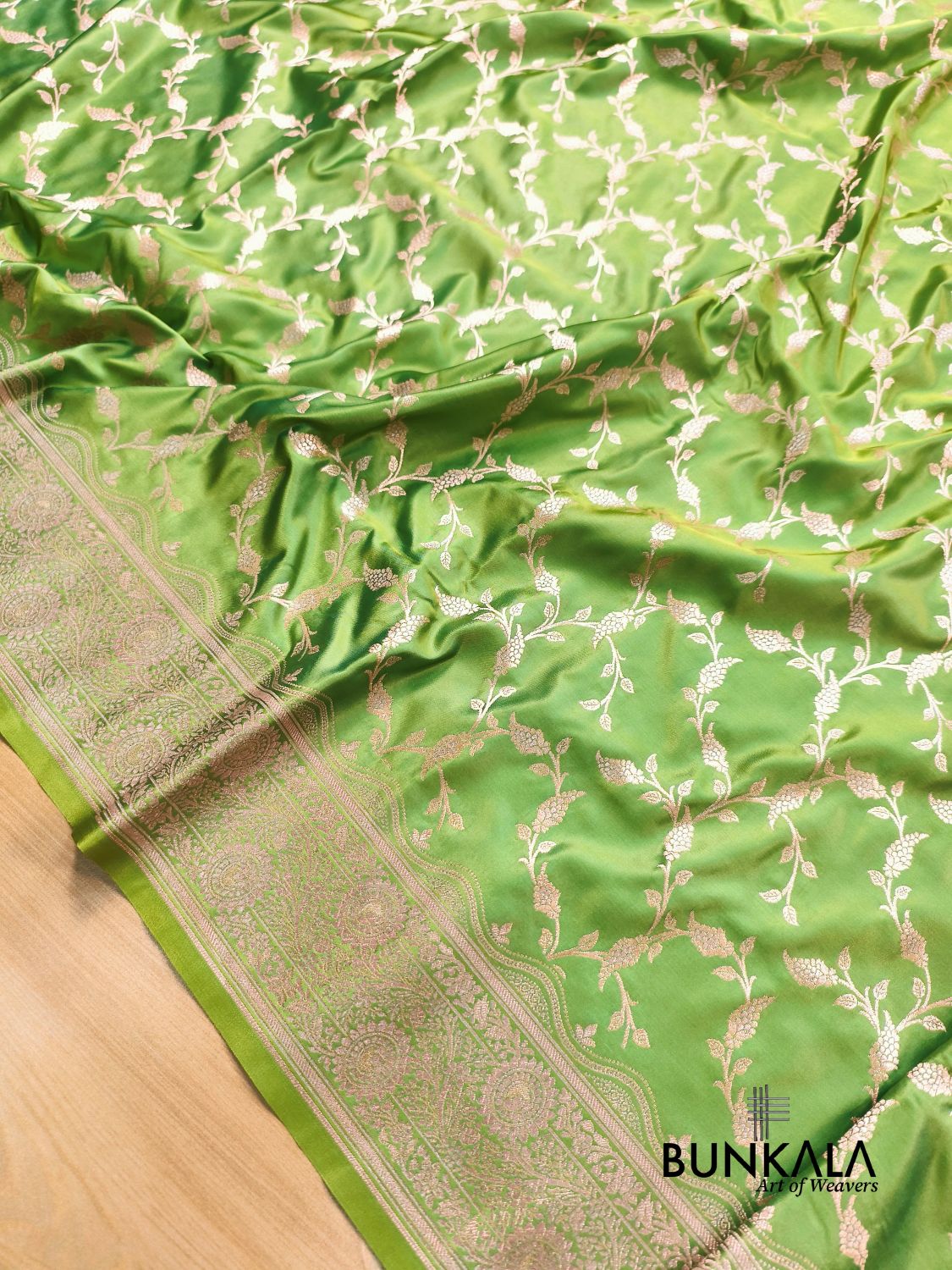 Pastel Green Floral Jaal Banarasi Mashru Silk Saree 