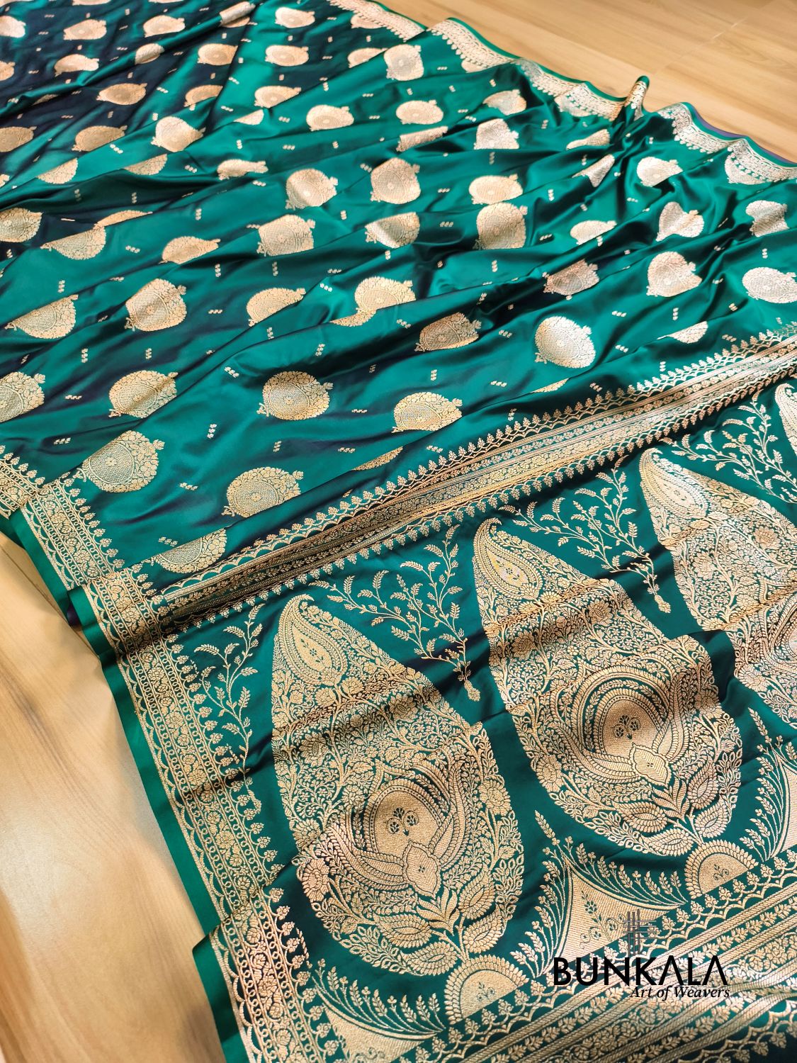 Peacock Green Buta Banarasi Mashru Soft Silk Saree with Paisley Pallu