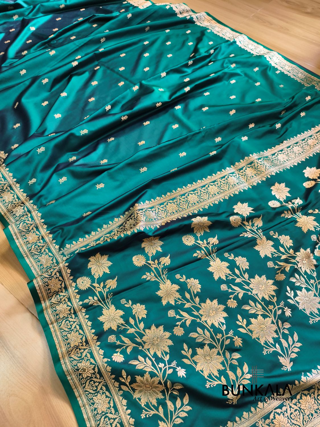 Peacock Green Buti Banarasi Mashru Soft Silk Saree with Jaal Floral Pallu