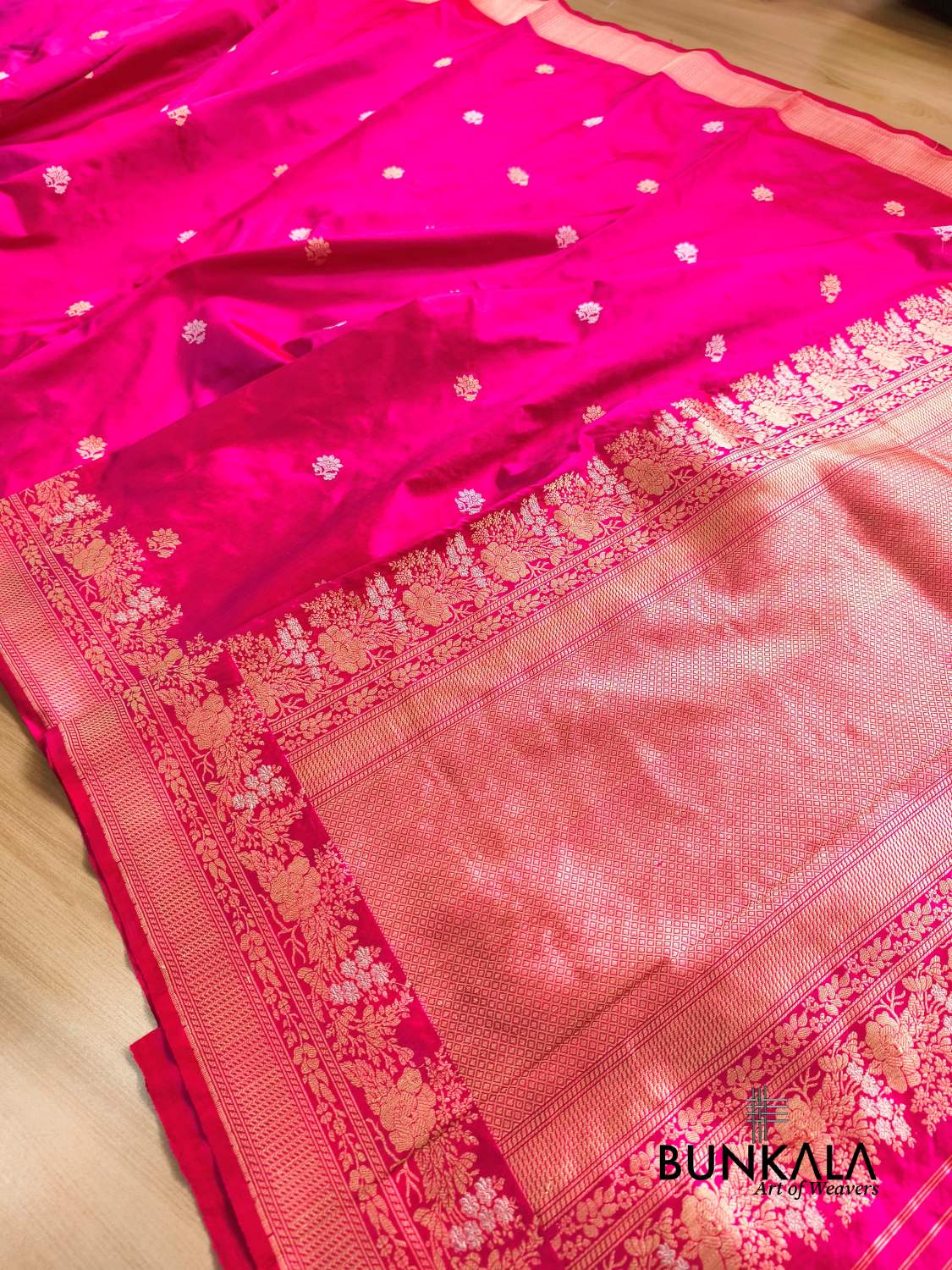 Pink Sona Rupa Floral Buti Handloom Kadwa Banarasi Pure Katan Silk