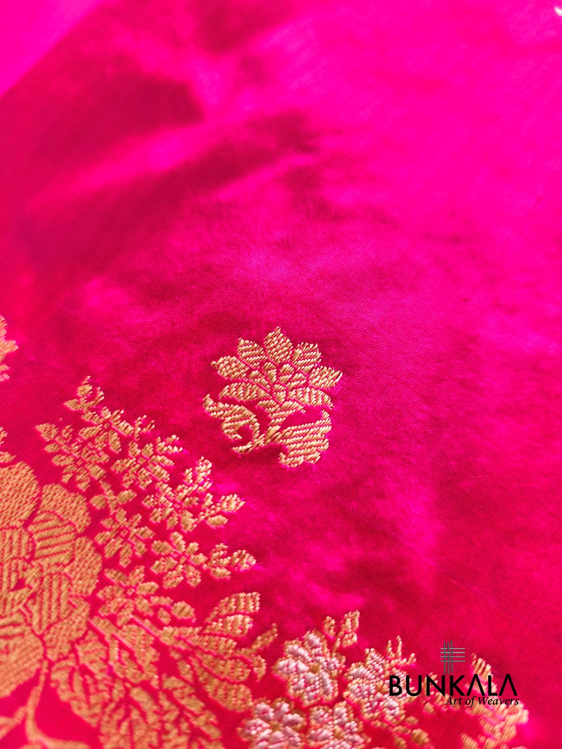 Pink Sona Rupa Floral Buti Handloom Kadwa Banarasi Pure Katan Silk
