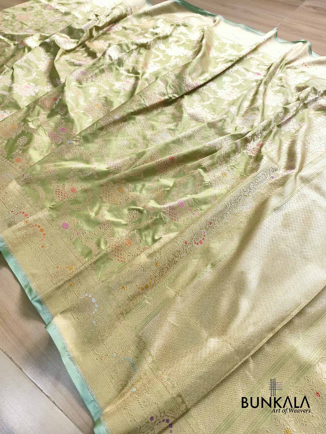 Pista Green Vintage Motif Kadwa Jangla Handweaved Banarasi Pure Katan Silk Saree