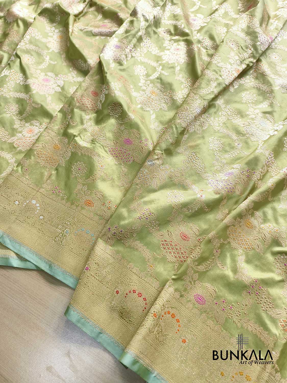 Pista Green Vintage Motif Kadwa Jangla Handweaved Banarasi Pure Katan Silk Saree