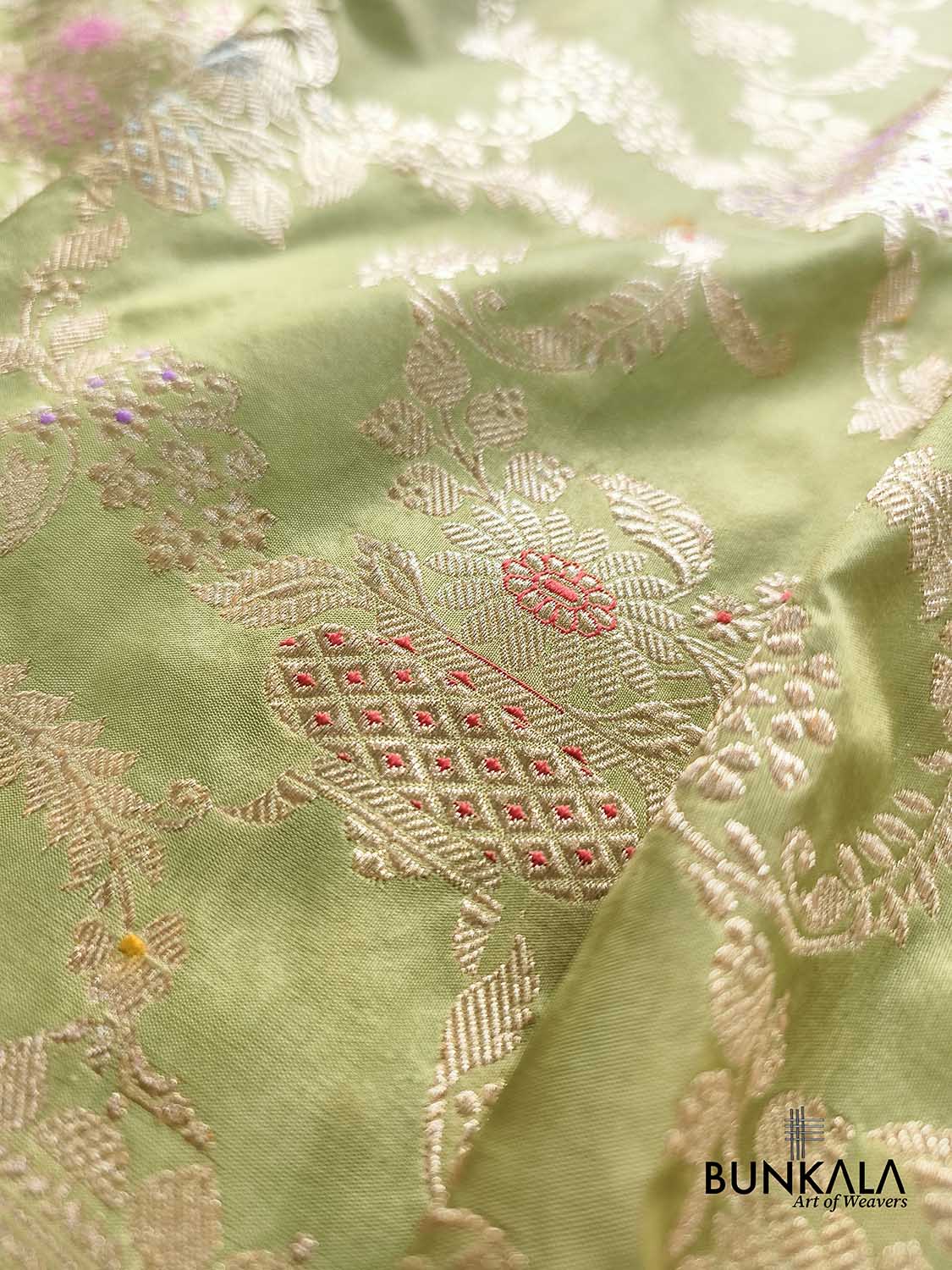 Pista Green Vintage Motif Kadwa Jangla Handweaved Banarasi Pure Katan Silk Saree