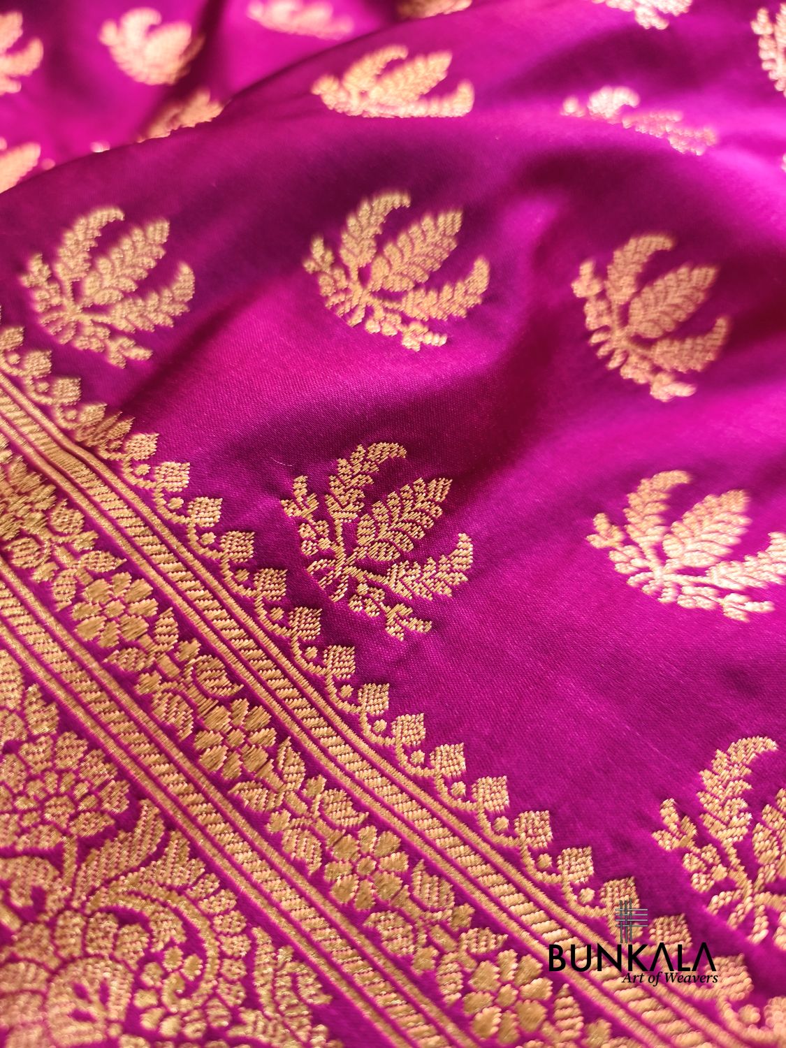 Purple Leaf Buti Banarasi Mashru Soft Silk Saree 