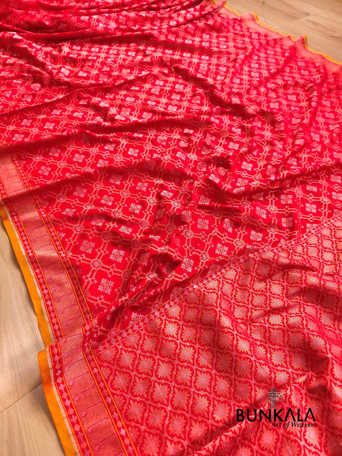 Red Ektara Banarasi Jamdani Geometric Weaved Silk Saree