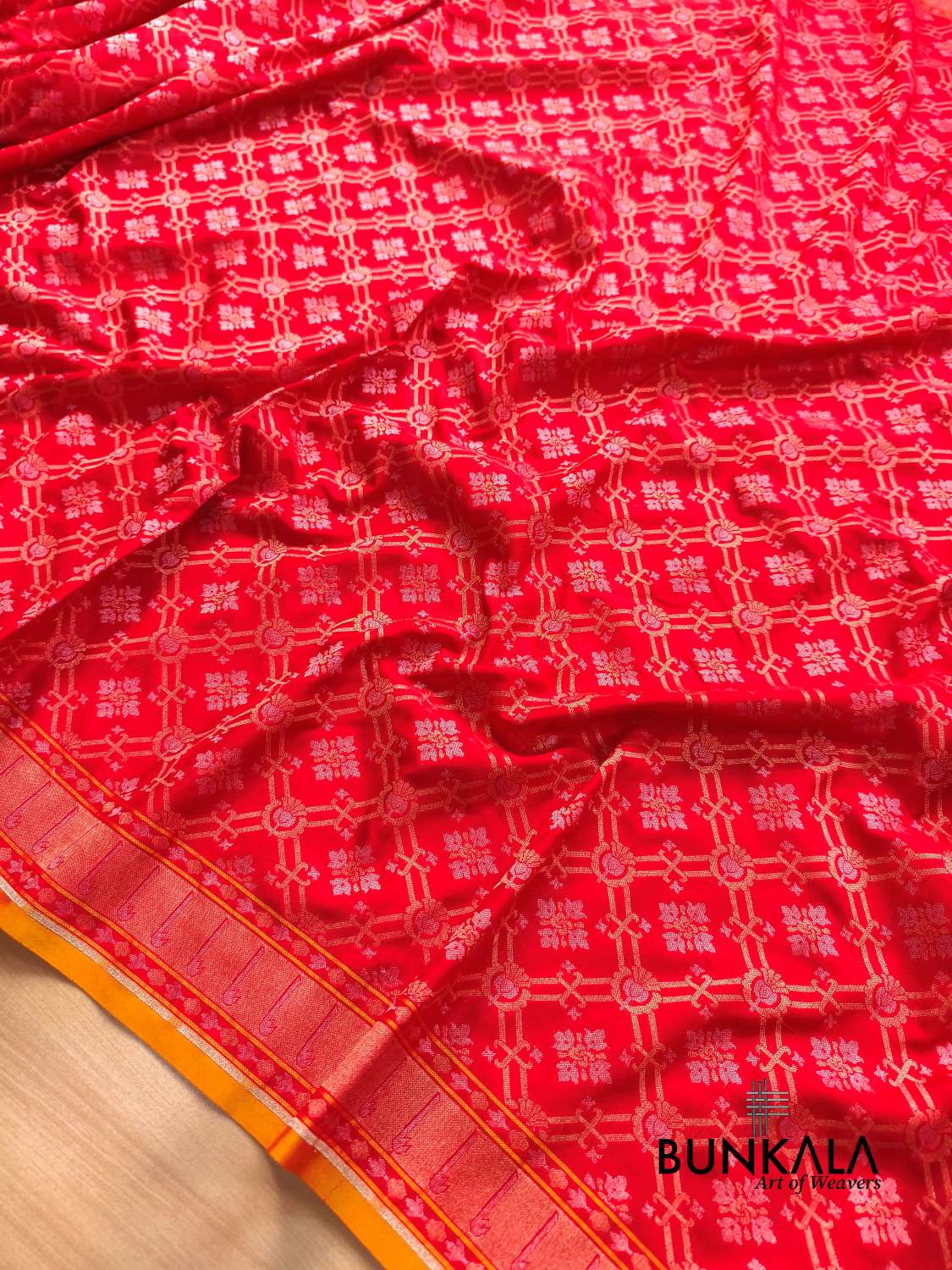 Red Ektara Banarasi Jamdani Geometric Weaved Silk Saree