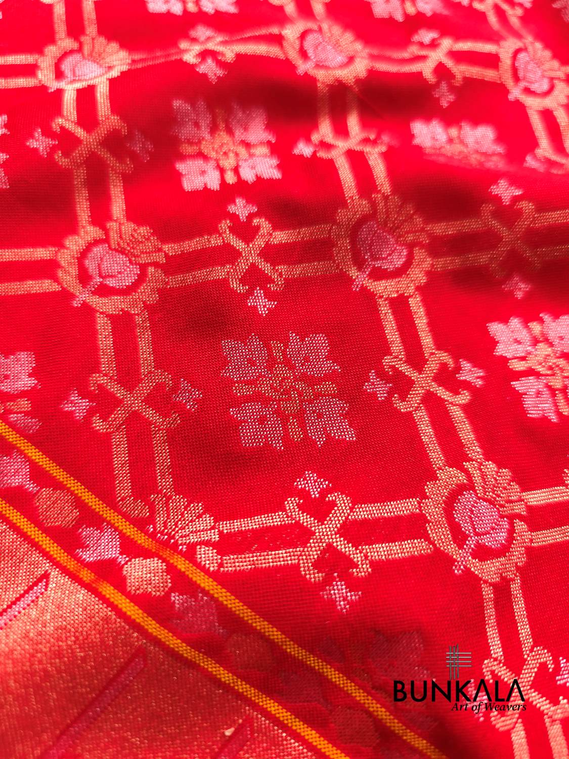Red Ektara Banarasi Jamdani Geometric Weaved Silk Saree