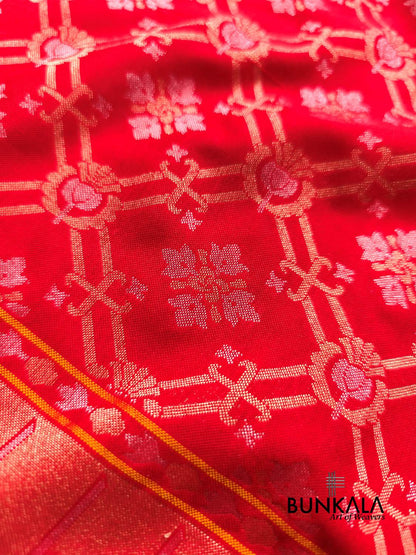 Red Ektara Banarasi Jamdani Geometric Weaved Silk Saree