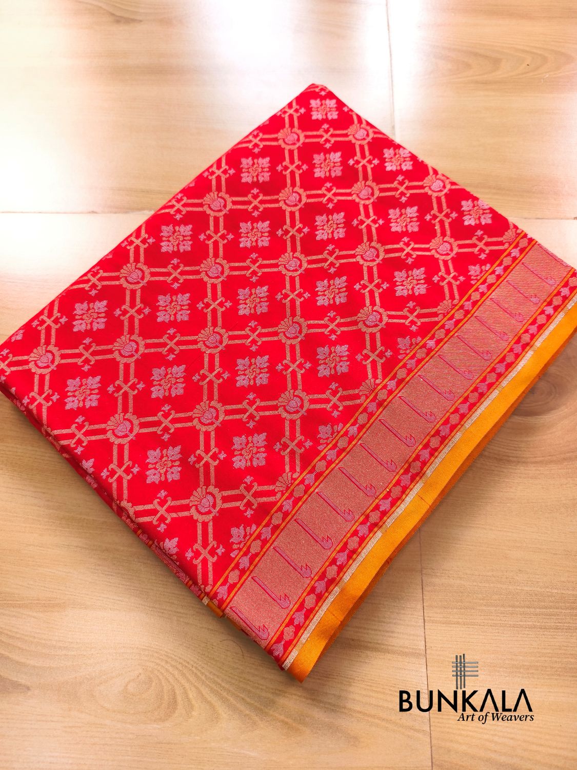 Red Ektara Banarasi Jamdani Geometric Weaved Silk Saree
