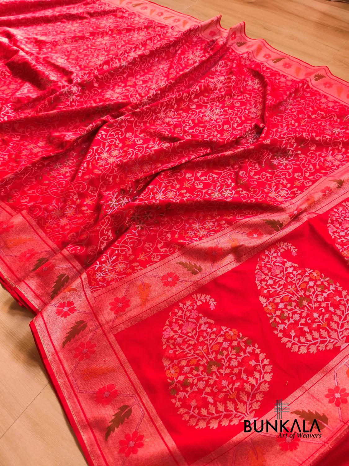 Red Ektara Banarasi Jamdani Meenakari Weaved Silk Saree 