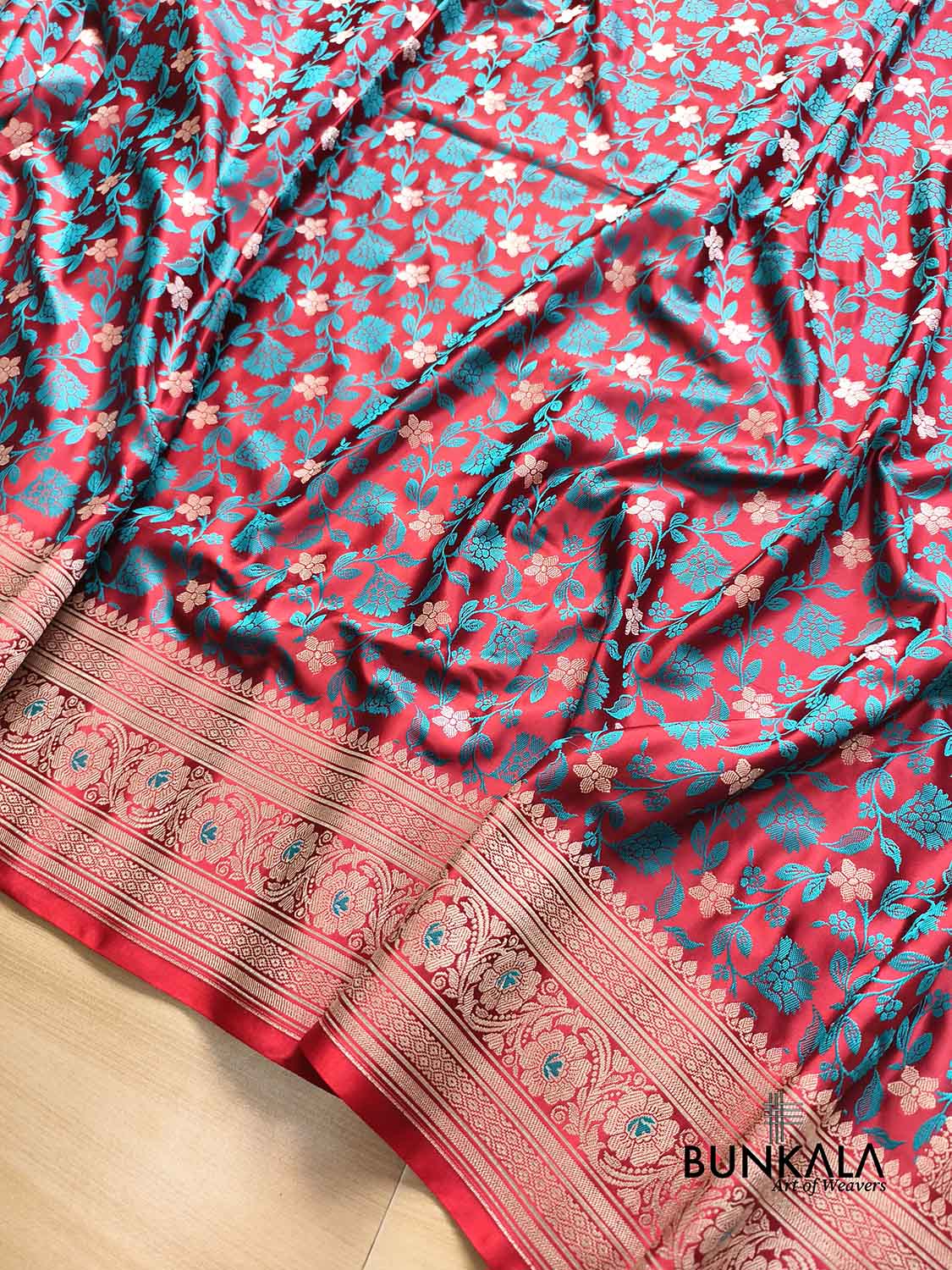 Red Floral Jaal Jamewar Weaved Banarasi Mashru Silk Saree