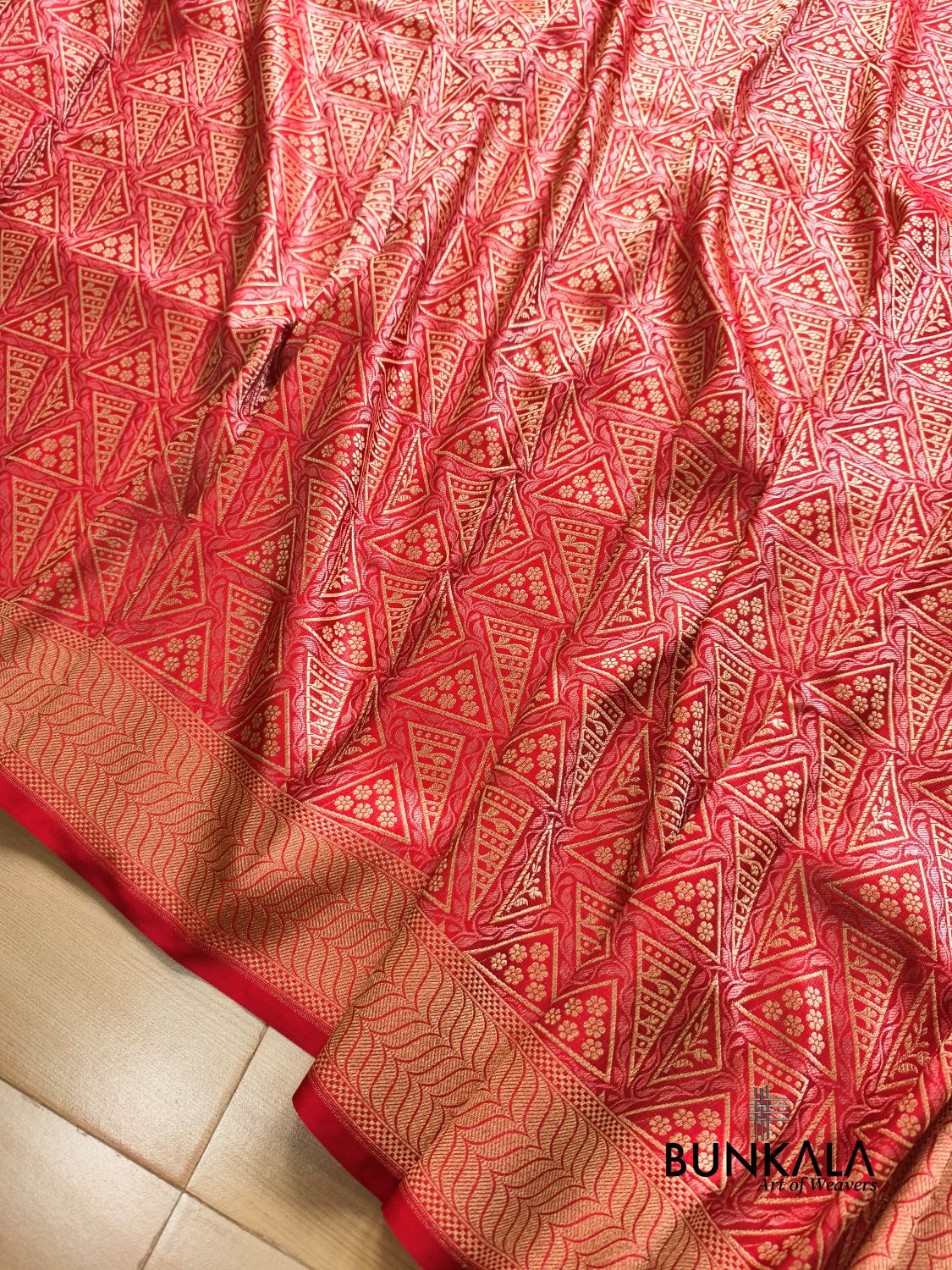 Red Geometrical Brocade Banarasi Mashru Silk Saree