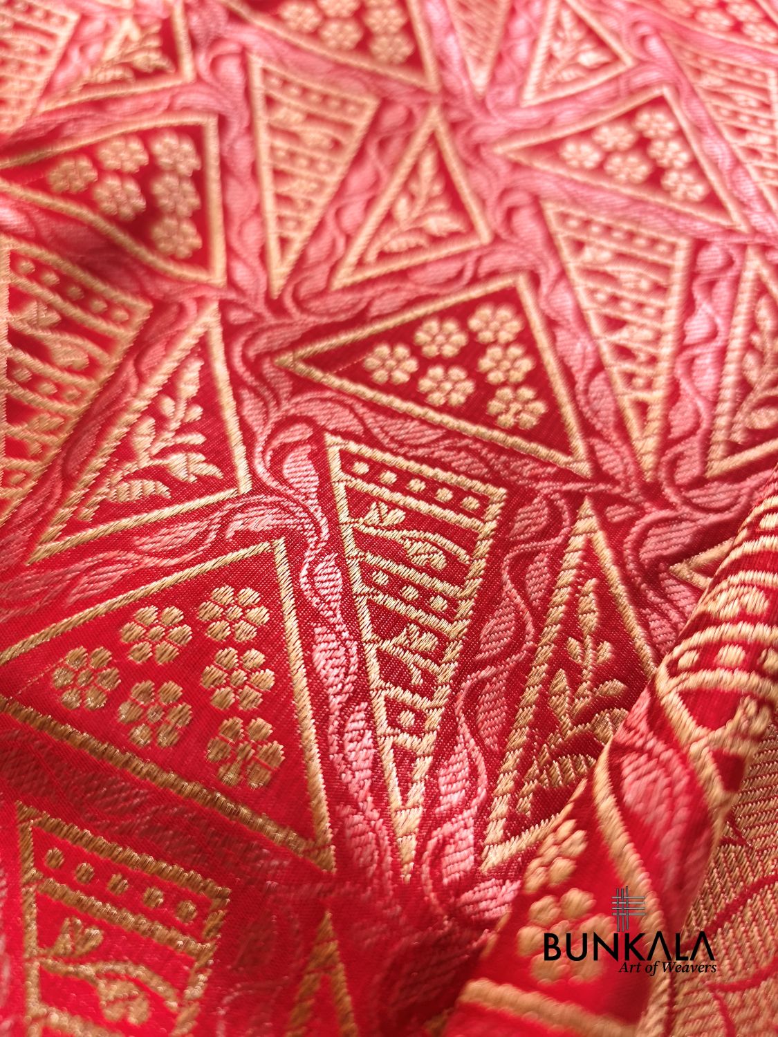 Red Geometrical Brocade Banarasi Mashru Silk Saree