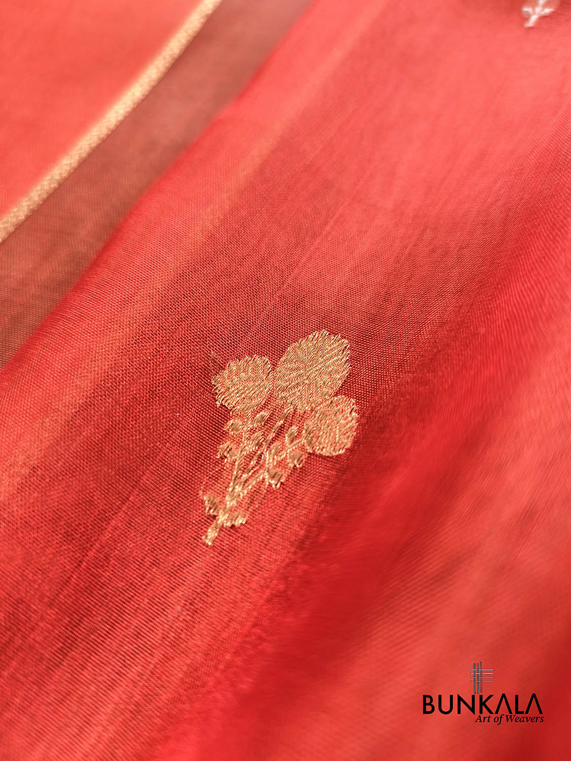 Red Stripe Buti Handloom Banarasi Pure Tissue Silk Saree