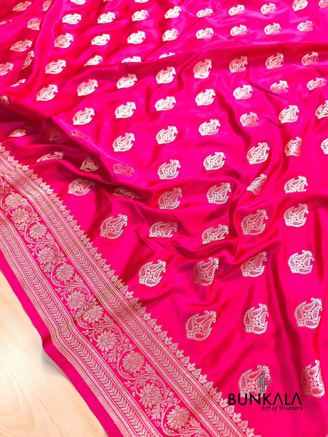 Reddish Pink Meena Vintage Buti Banarasi Mashru Silk Saree 