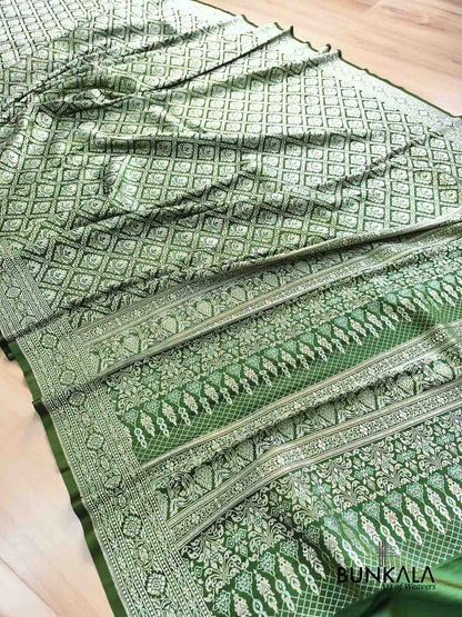 Royal Green Brocade Weaved Banarasi Mashru Silk Saree