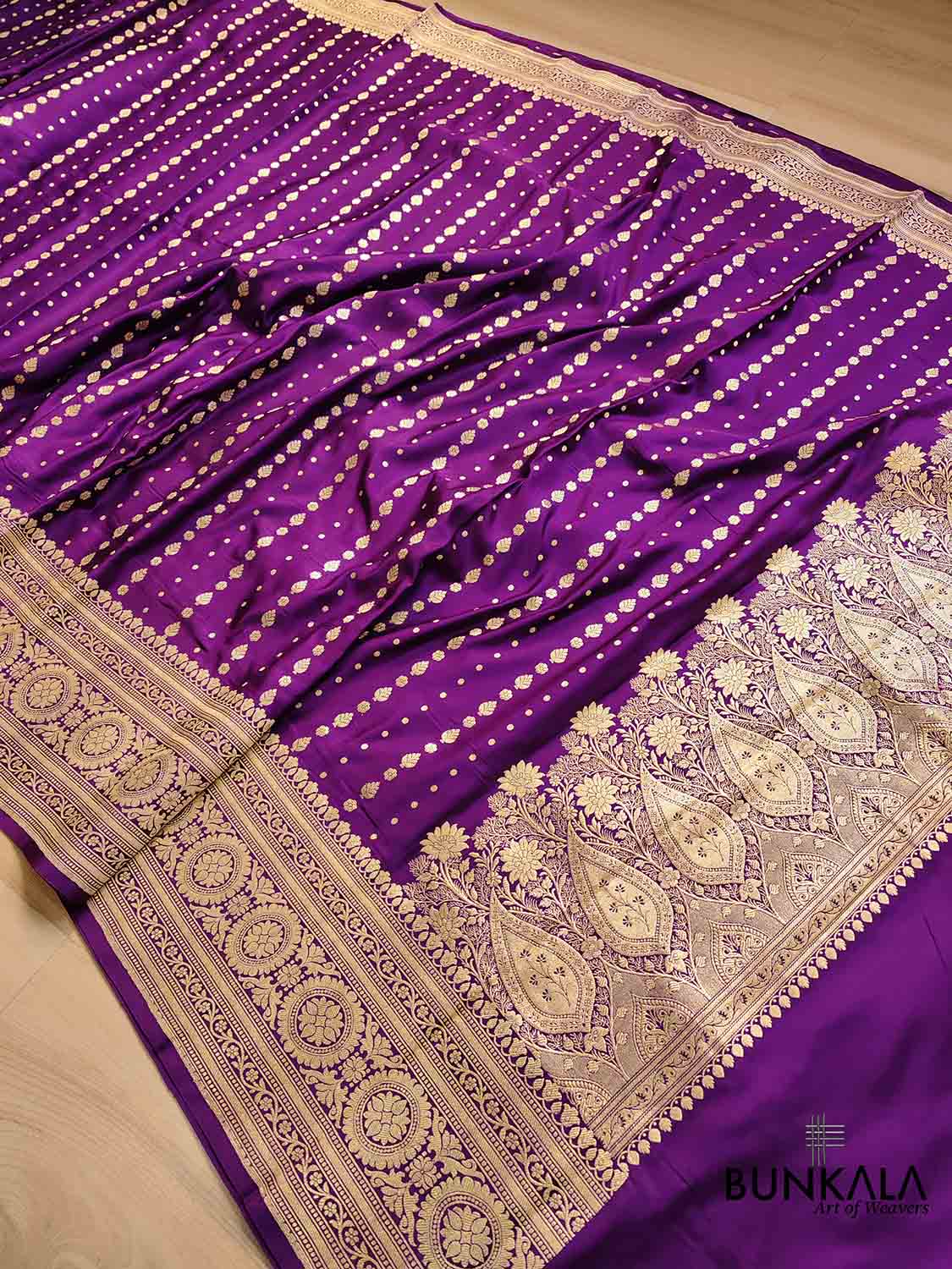 Majestic Purple Elegance Pure Mashru Silk Allover Buti Design Handloom Banarasi Saree